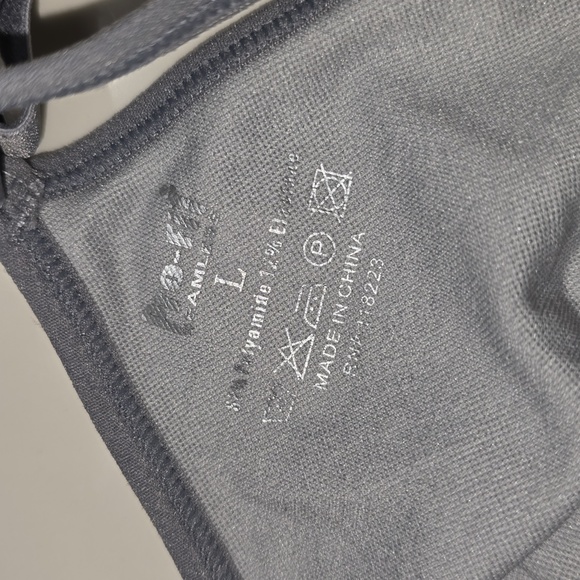 🚨SOLD🚨NWT PRO FIT CAMO SPORTS BRA - Picture 4 of 4